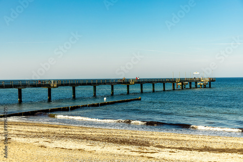 Strandspaziergang am Ostseebad Heiligendamm bei wunderschönen Sonnenschein - Mecklenburg Vorpommern - Deutschland