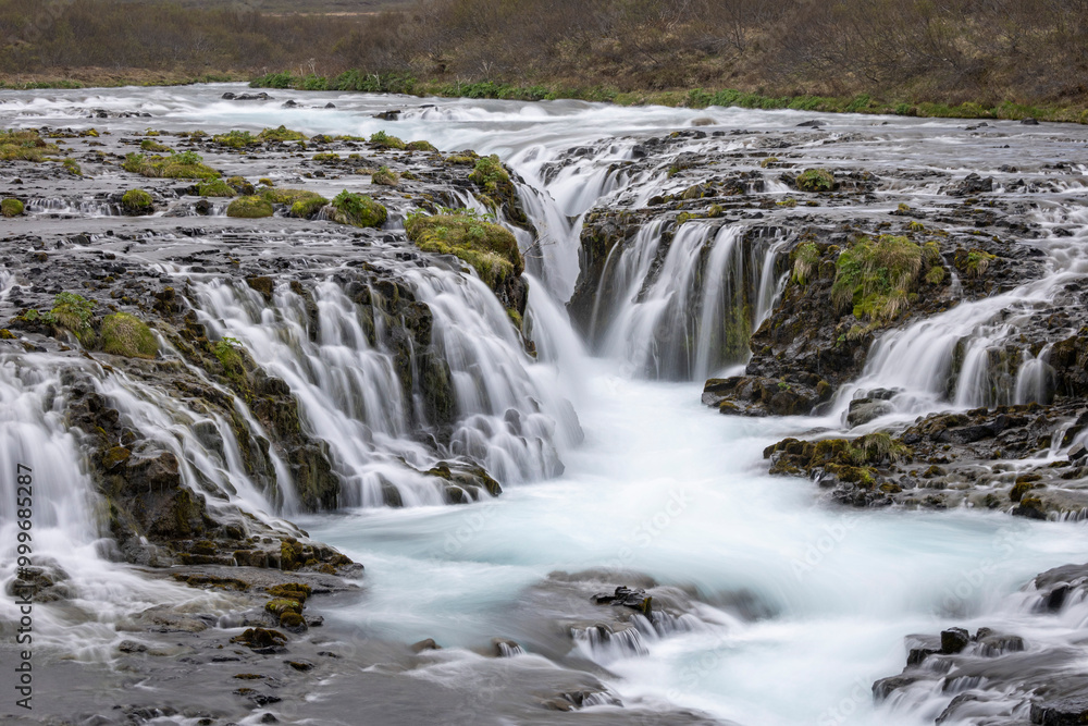 Fototapeta premium smooth cascading water, Brúarfoss, Iceland