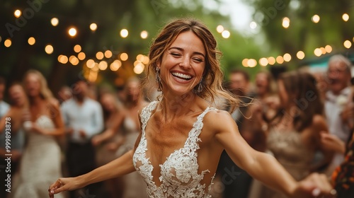 Wallpaper Mural guests dancing at wedding reception outside in the backyard Torontodigital.ca