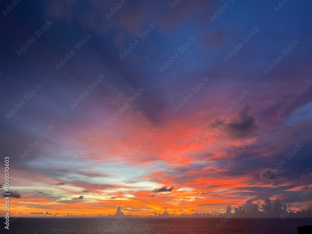 Naklejka premium sunset over the sea