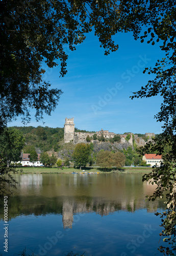 Natur und Kulturdurchblick zur Ruine Weitenegg