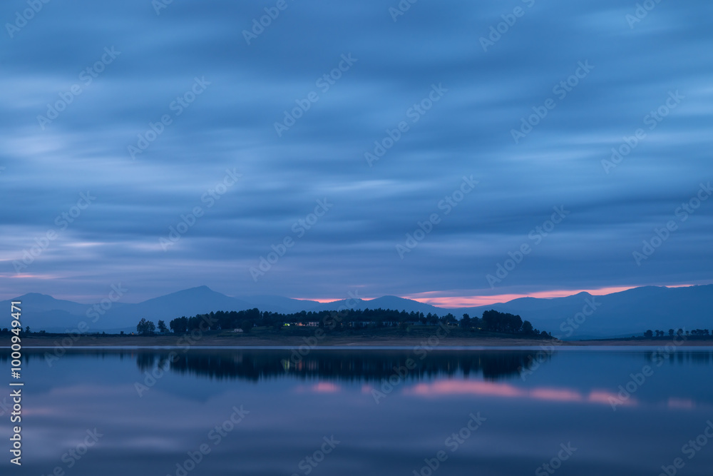 Εκτύπωση καμβά Sunset in the swamp of Gabriel and Galan. Extremadura. Spain.