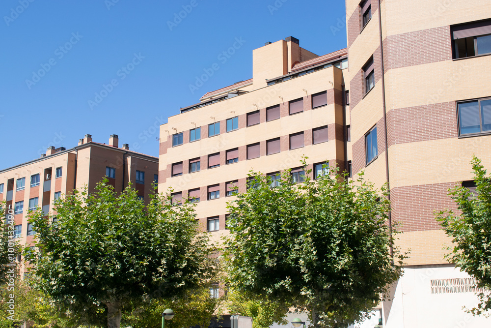 Obraz premium Calles y edificios modernos de Burgos, España