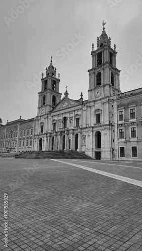 Portugal, officially the Portuguese Republic, is a State in Southern Europe, founded in 1143, occupying a total area of ​​92,212 km2. The continental part is located at the southwestern end of the Ibe