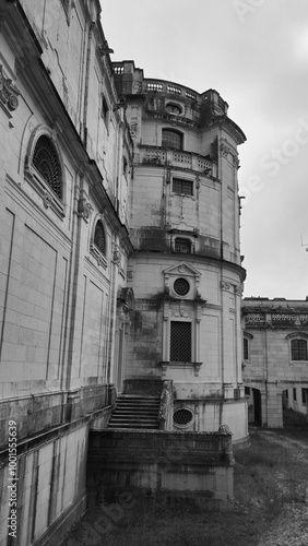 Portugal, officially the Portuguese Republic, is a State in Southern Europe, founded in 1143, occupying a total area of ​​92,212 km2. The continental part is located at the southwestern end of the Ibe