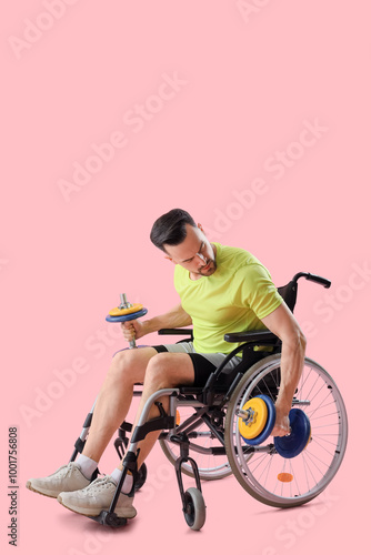 Sporty young man in wheelch...