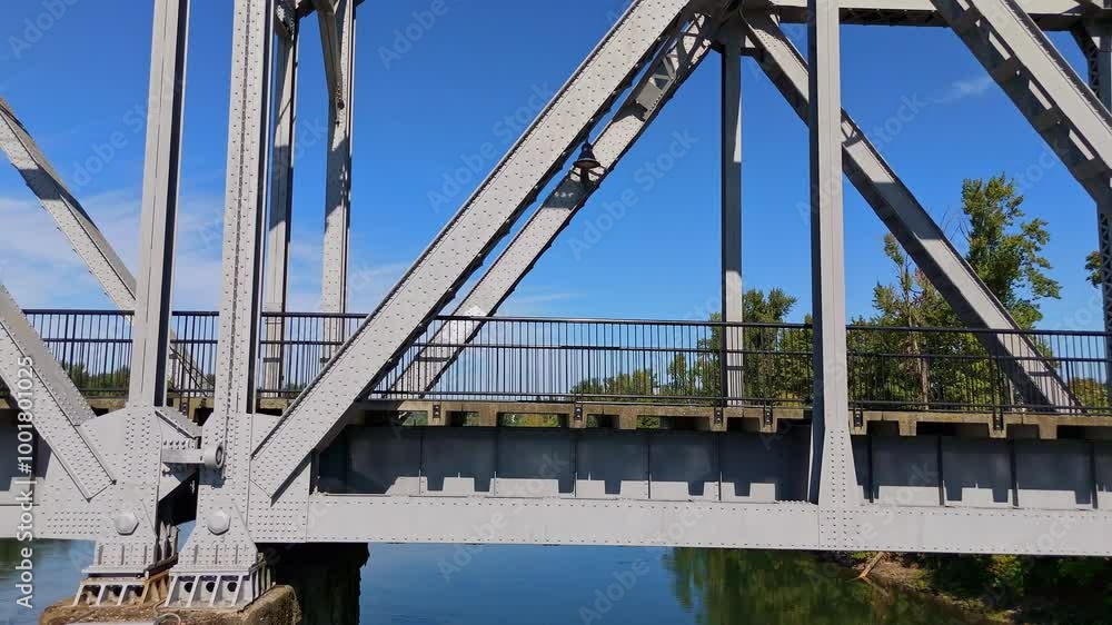 Union Street Railroad Bridge Salem Oregon Willamette River Pedestrian Crossing Drone Video Union Street Railroad Bridge Salem Oregon Willamette River Pedestrian Crossing Drone Video