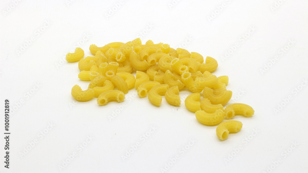 Fototapeta premium Macaroni pasta uncooked isolated