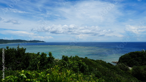 加計呂麻島の海と空