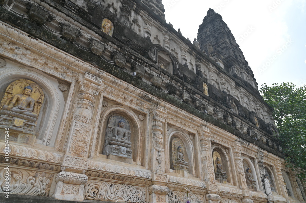 mahabodhi temple complex at bodh gaya, india mahabodhi temple complex at bodh gaya, india