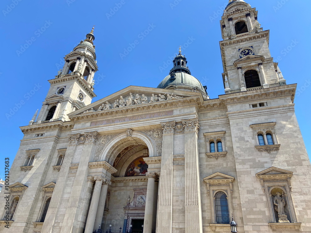 Unsurpassed beauty of sculptural compositions and artistic religious works on the walls of the ancient Basilica of St. Stephen. Unsurpassed beauty of sculptural compositions and artistic religious works on the walls of the ancient Basilica of St. Stephen.