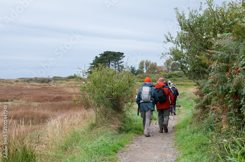 Randonneurs sur le GR34 de l'île Grande - Bretagne