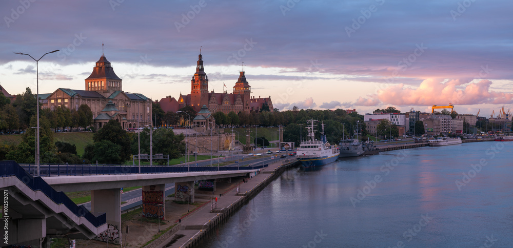 Fototapeta premium Evening panorama of the city of Szczeci in Poland