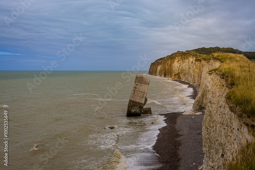 Le bunker renversé de Sainte-Marguerite-sur-Mer photo