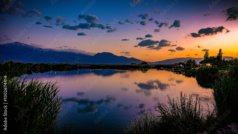 Fototapeta premium sunrise over the lake