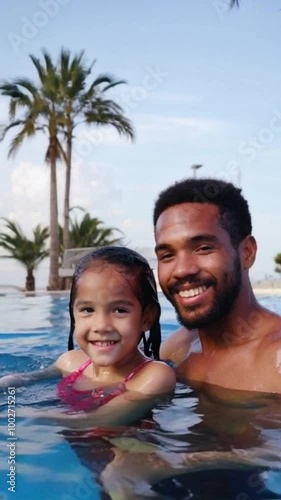 Wallpaper Mural parent and child in swimming pool Torontodigital.ca