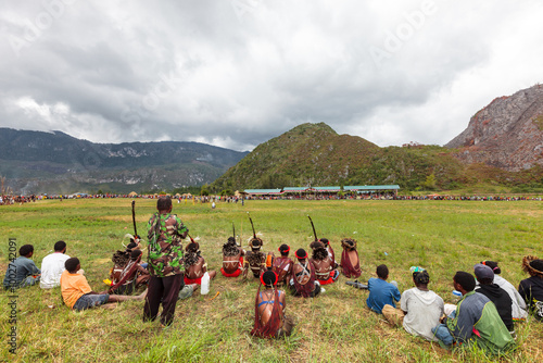 BALIEM VALLEY FESTIVAL, WAMENA, WEST PAPUA (IRIAN JAYA), INDONESIA: Dani children look at the site of the cultural festival, in front of the stands for richer spectators