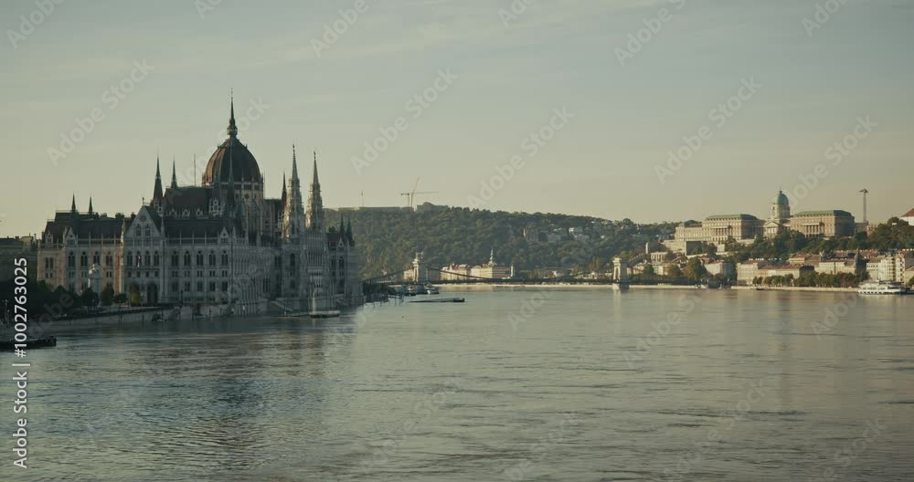 Budapest’s parliament stands near swollen Danube banks, reflecting flood’s impact Budapest’s parliament stands near swollen Danube banks, reflecting flood’s impact