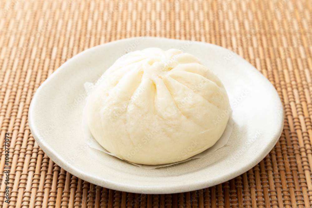 テーブルに中華まん テーブルに中華まん