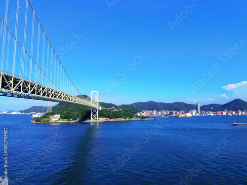 山口県下関市より望む関門橋