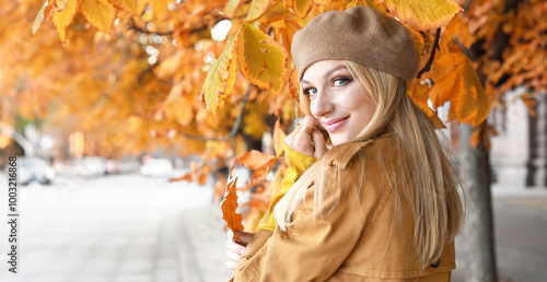 Beautiful young woman in ci...