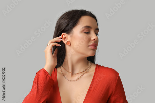 Stylish young woman in beau...