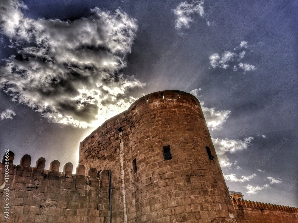Bab al-nasr is composed of a large block-like structure built of stone In Al-Shamkar Bab al-nasr is composed of a large block-like structure built of stone In Al-Shamkar