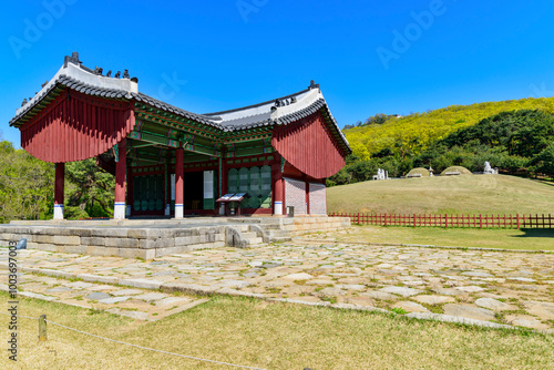Foto Jangneung Royal Tomb, Gimpo-si, Gyeonggi-do, South Korea - April 26, 2020: Jeong