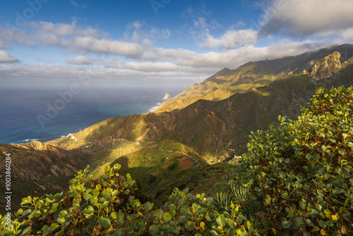 Obraz na płótnie The Anaga Mountains in Tenerife captured on a beautiful sunny day. w salonie