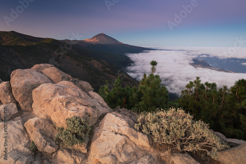 Obraz na płótnie Beautiful sunrise from one of the viewpoints. View of Teide and most of the island of Tenerife. w salonie