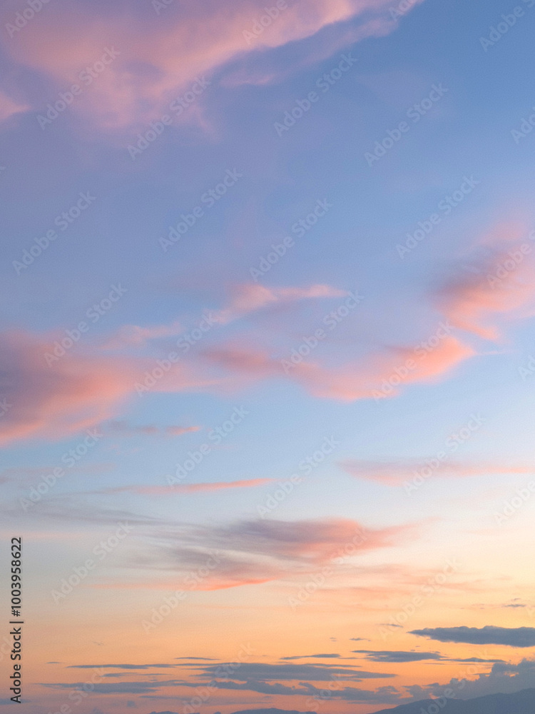 Fototapeta premium Sky With Clouds And The Sun Setting