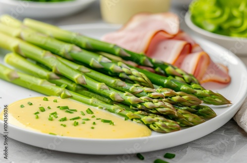 Asparagus With Hollandaise Sauce and Ham