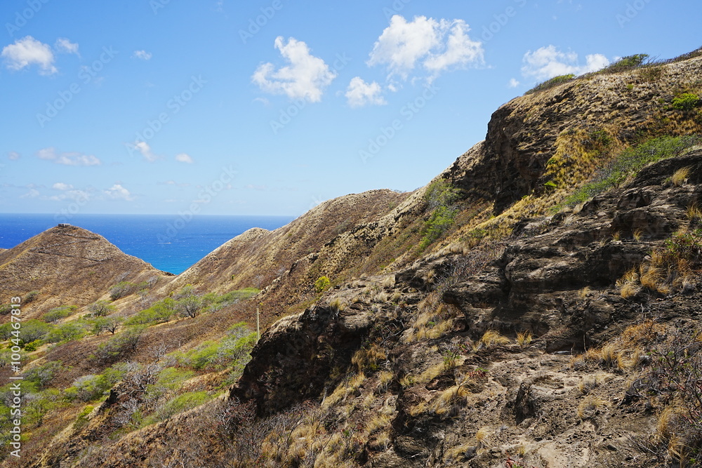 View of Diamond Head Volcanic Crater in Hawaii, USA - アメリカ ダイヤモンドヘッドの風景 View of Diamond Head Volcanic Crater in Hawaii, USA - アメリカ ダイヤモンドヘッドの風景