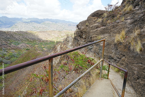 Obraz na płótnie View of Diamond Head Volcanic Crater in Hawaii, USA - アメリカ ダイヤモンドヘッドの風景 w salonie