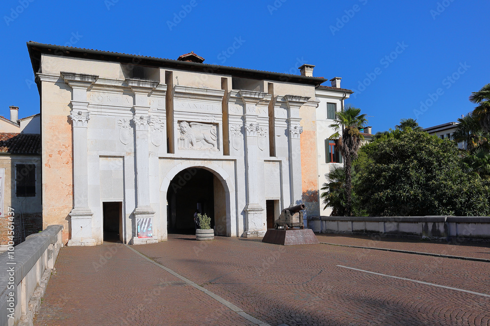 Obraz premium porta santi quaranta, treviso, 21 setembre 2024