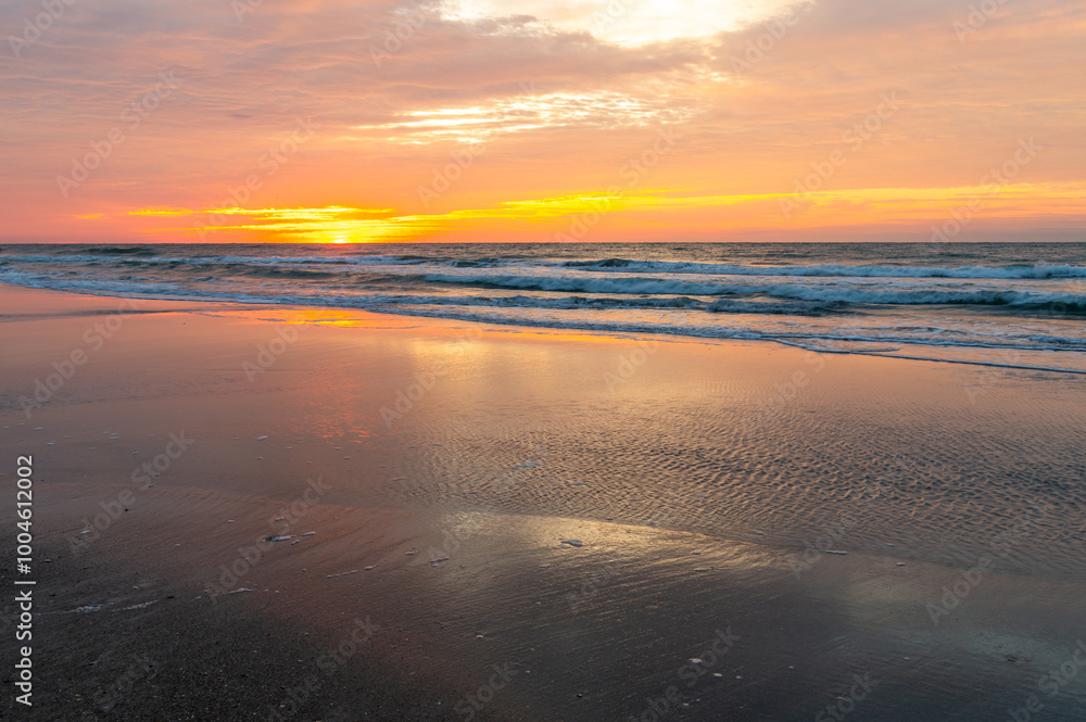 Fototapeta premium Beach Reflections and Colorful Sky
