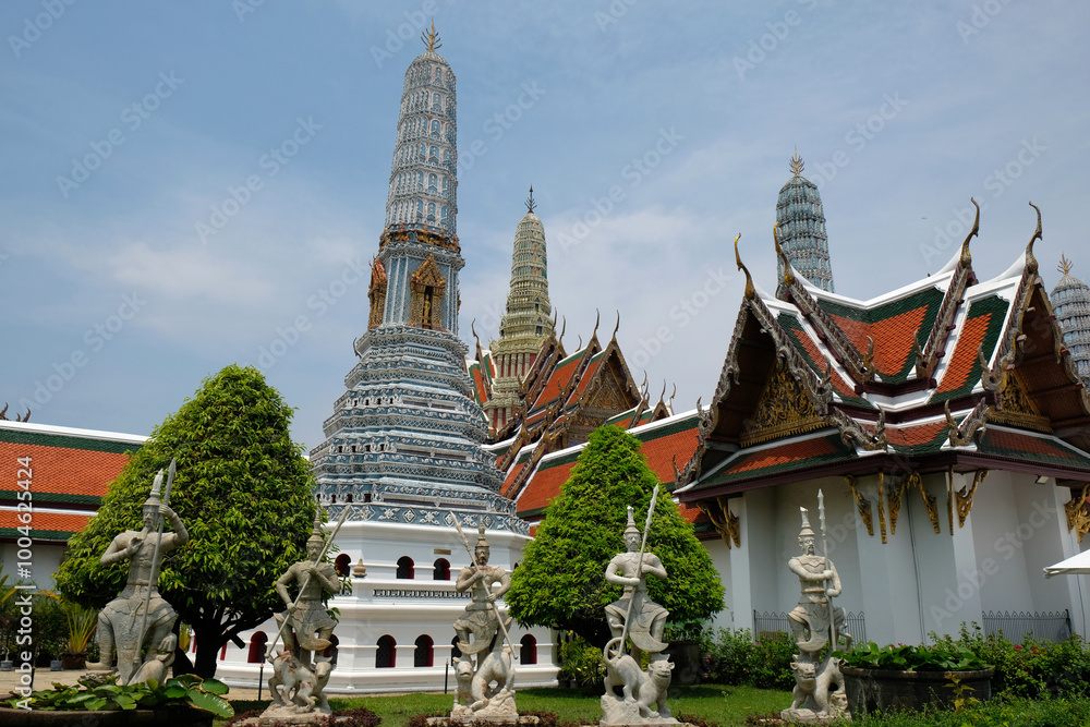Fototapeta premium sculptures in the courtyard of a Buddhist temple, Bangkok