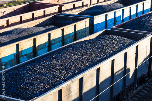 transportation of coal in freight railway cars. An open method of transporting fuel by rail.