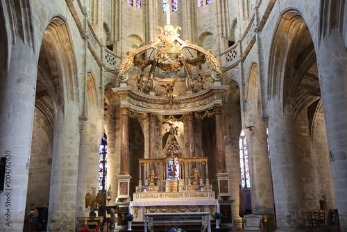 La basilique Saint Sauveur, basilique romane, ville de Dinan, département des Côtes d'Armor, Bretagne, France photo