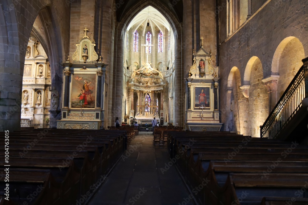 Fototapeta premium La basilique Saint Sauveur, basilique romane, ville de Dinan, département des Côtes d'Armor, Bretagne, France