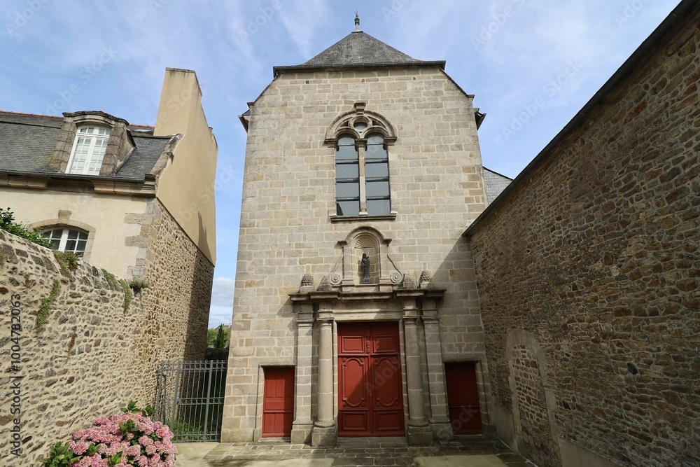 Le couvent des bénédictines, vue de l'extérieur, ville de Dinan, département des Côtes d'Armor, Bretagne, France Le couvent des bénédictines, vue de l'extérieur, ville de Dinan, département des Côtes d'Armor, Bretagne, France