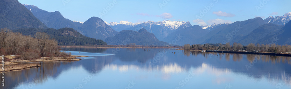 Early winter scenery in British Columbia Early winter scenery in British Columbia