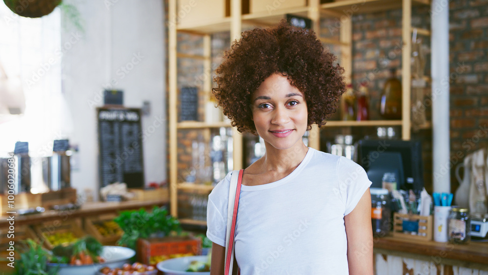 Φωτογραφία Portrait Of Smiling Young Woman With Reusable Bag Shopping In Sustainable Plasti