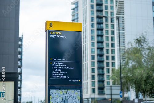Canvas Print SUTTON, LONDON-  Sutton High Street