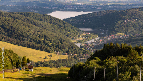 Fototapeta Naklejka Na Ścianę i Meble -  Jezioro Żywieckie