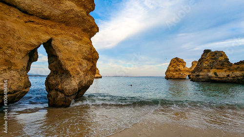 Côté de plage avec les rochers, Portugal