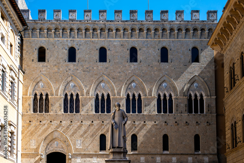 Piazza Salimbeni and statue of Sallustio Bandini , Siena, Italy