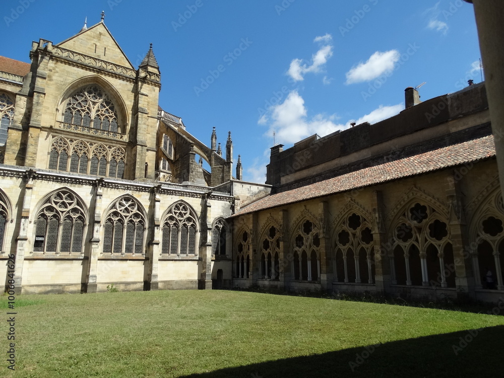 Fototapeta premium Iglesia de Bayona en Francia