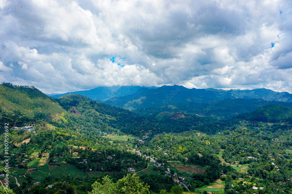 Fototapeta premium Lush tropical valley and mountain landscape overlooking in central province, Sri Lanka