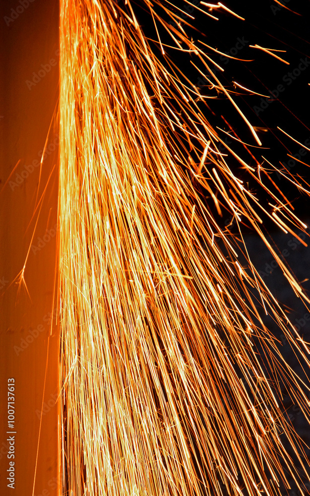 iskry, pomarańczowe iskry, iskry ze szlifierki, orange sparks, sparks from the grinder, Sparks from cutting metal of angle grinder, spark from the grinding wheel